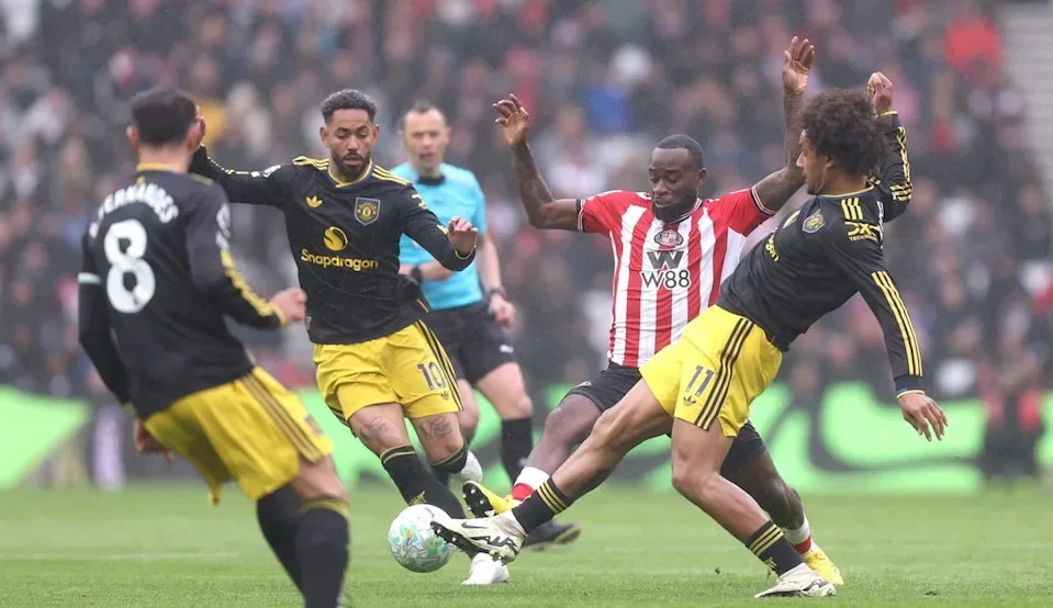Joshua Zirkzee: Man United striker puts in anemic showing versus Sunderland